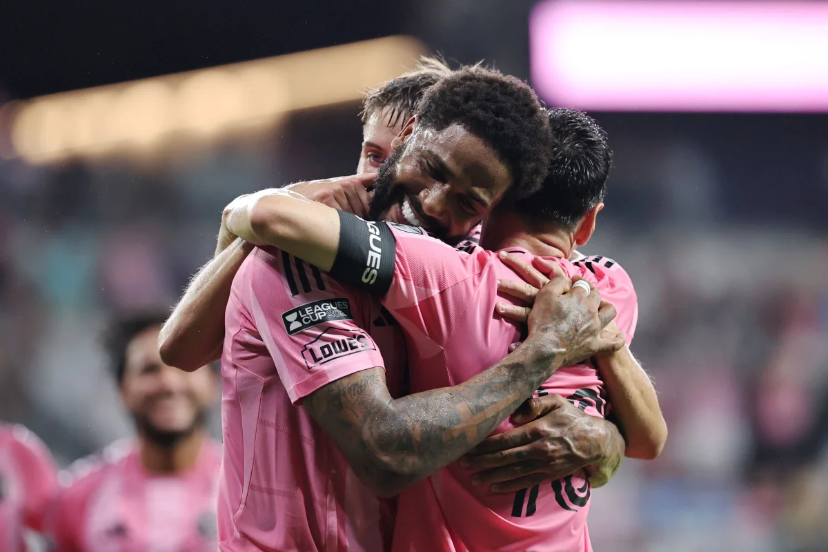 Lembra dele? Micael, ex-Palmeiras, faz gol com assistência de Messi. Vídeo
