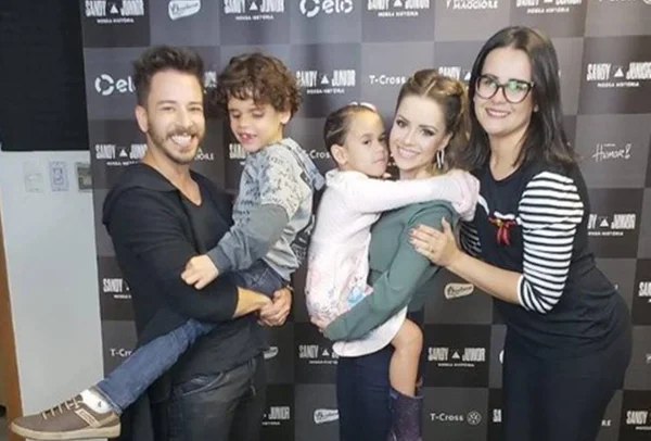 Família de pianista cego e autista se emociona ao conhecer Sandy e Junior