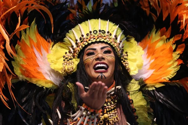 Caprichoso e Garantido voltam a se enfrentar no Festival Folclórico de Parintins (Divulgação)