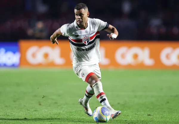 Foto colorida de Alisson, meia do São Paulo - Metrópoles