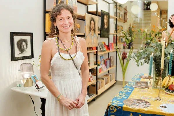 Artista italiana Ulrike Belloni tem obras à mostra na livraria Platô