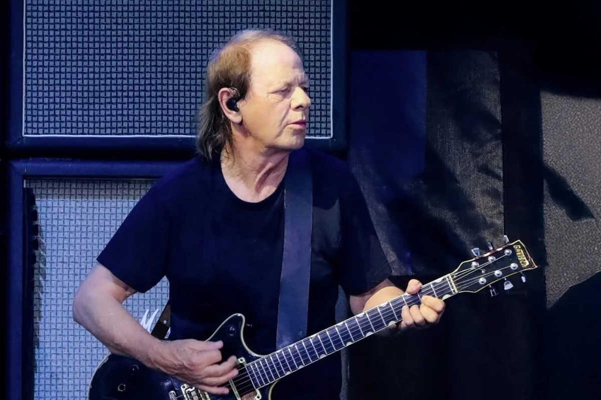 Stevie Young, guitarrista do AC/DC Stevie Young, guitarrista do AC/DC