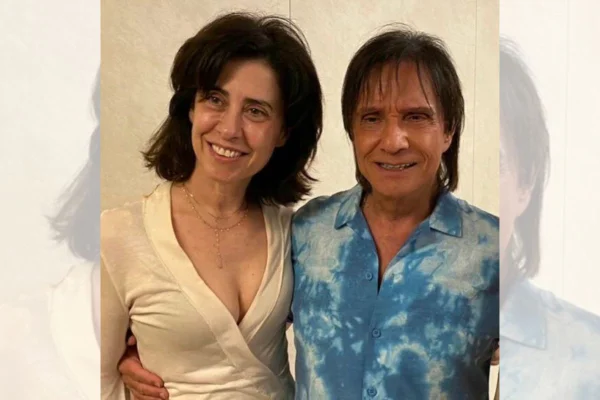 Foto que Roberto Carlos publicou ao lado de Fernanda Torres