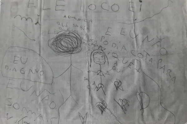 Imagem em preto e branco de desenho feito por menina que denunciou o tio por abusos - Metrópoles