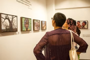 Além de visitar a mostra, o público poderá votar em uma das obras premiadas, valorizando o engajamento popular na fotografia. Além de visitar a mostra, o público poderá votar em uma das obras premiadas, valorizando o engajamento popular na fotografia.