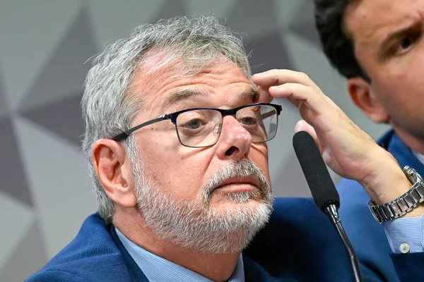 O ex-diretor de Governança do INSS, Alexandre Guimarães, participa de oitiva da CPMI Farra INSS Metrópoles