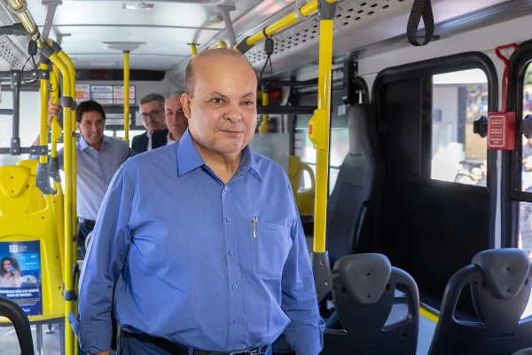Exclusivo: Ibaneis determina ônibus e metrô de graça aos domingos e feriados