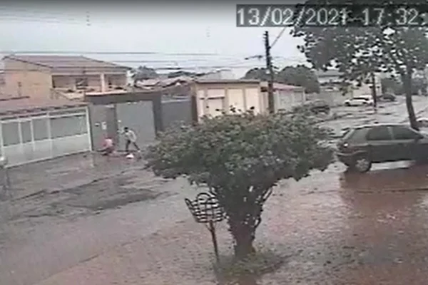 Vídeo: mãe tentou evitar que filha fosse morta a facadas por ex