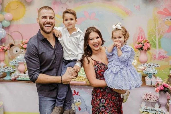 Zé Neto e Natália Toscano celebram os dois anos da filha Angelina 