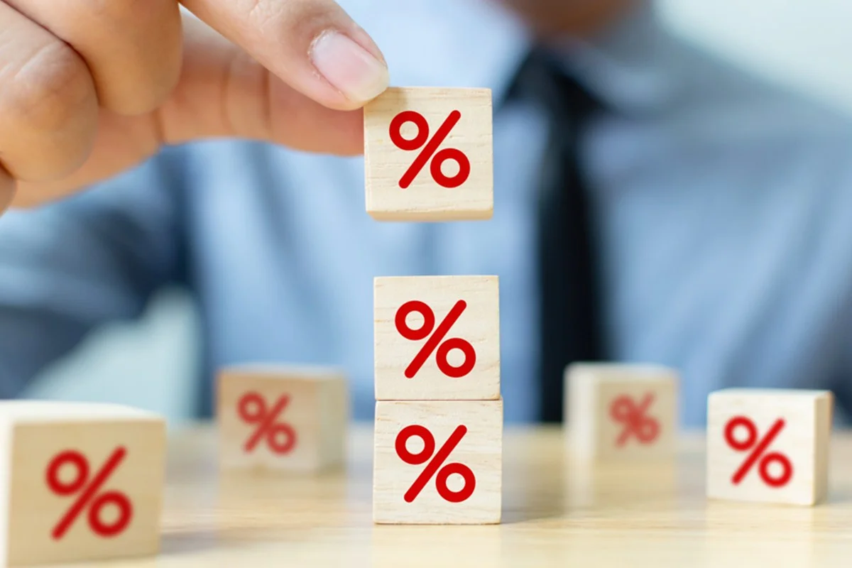 Dívida Pública Bruta do Brasil Dispara a *81,1% do PIB*, Maior Nível em Cinco Anos; Economistas Debatem Novo 'Superteto' Fiscal Urgente