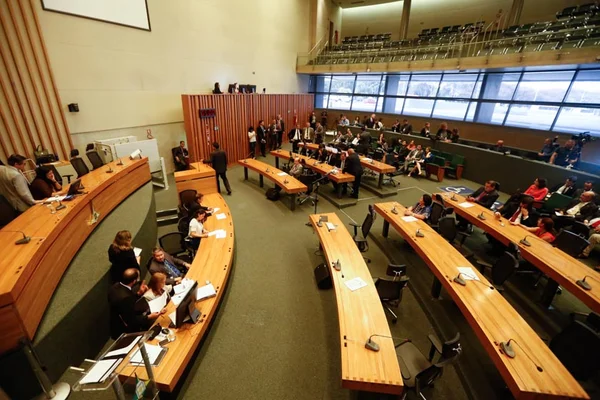 Câmara Legislativa faz pesquisa de preços para ter painel eletrônico