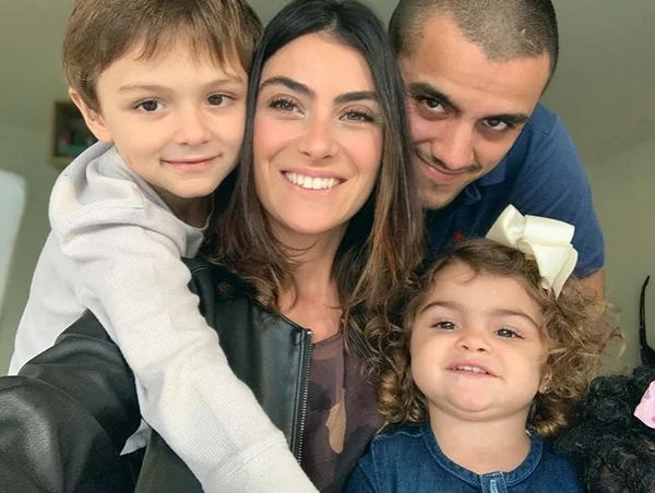 Mulher de Felipe Simas diz não saber onde marido pegou Covid-19