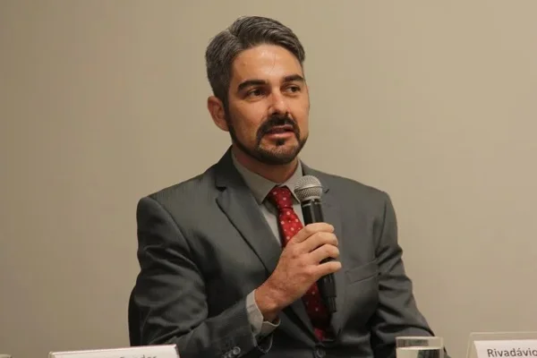 Professor da UnB ameaçou outra ex-namorada: “Você não viu nada”