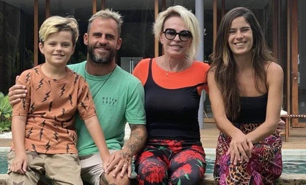 Ana Maria Braga e Família