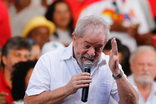 Defesa de Lula fala em “cooperação irregular” entre Brasil e EUA