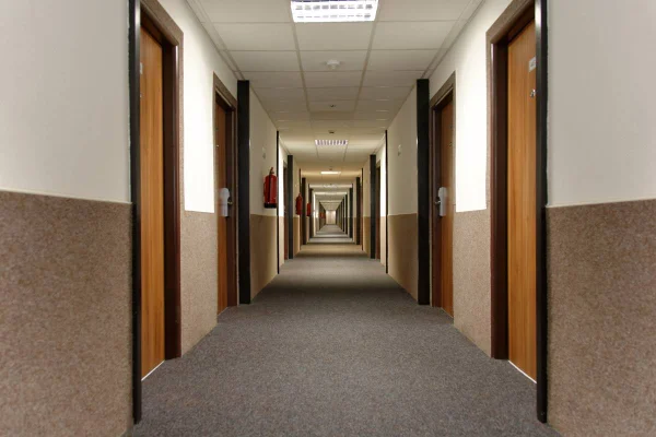corredor de hotel