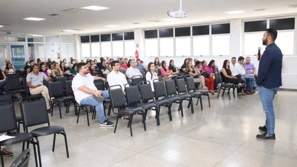 imagem colorida curso de atualização para medicos sobre dengue aparecida de goiania