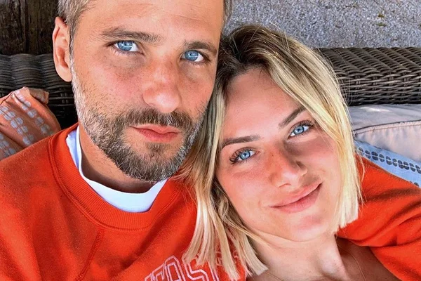 Com foto inédita dos filhos, Giovanna Ewbank comemora o Dia dos Pais