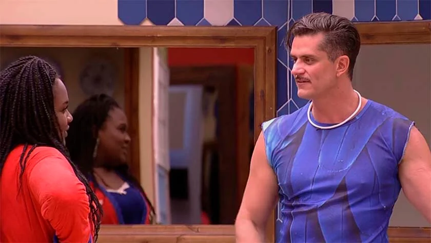 Ex-BBB Marcos leiloa recordação de Emily e arrecada R$ 11 mil - imagem 13 Ex-BBB Marcos leiloa recordação de Emily e arrecada R$ 11 mil - imagem 13