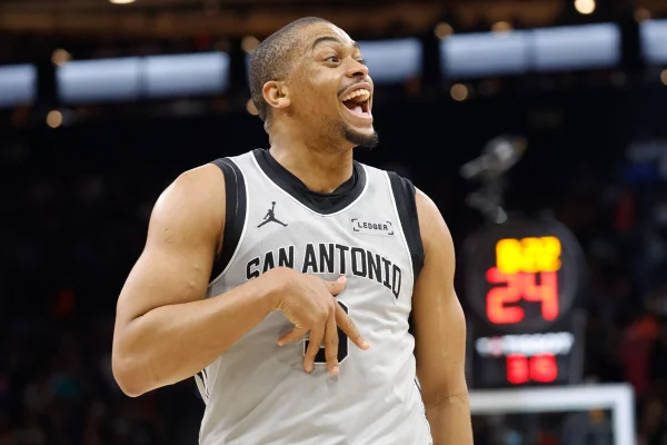 NBA anuncia vencedor de terceira premiação individual da temporada