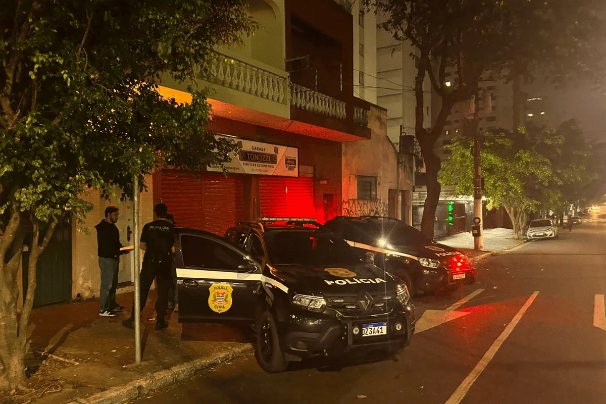 Ao todo, foram cumpridas 21 prisões e 107 buscas e apreensões e o prejuízo em razão dos golpes soma cerca de R$ 11,8 milhões Ao todo, foram cumpridas 21 prisões e 107 buscas e apreensões e o prejuízo em razão dos golpes soma cerca de R$ 11,8 milhões
