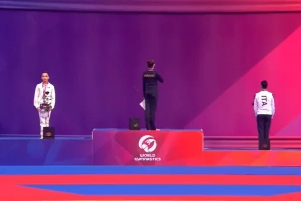 Imagem colorida da Copa do Mundo de Ginástica Rítmica- Metrópoles
