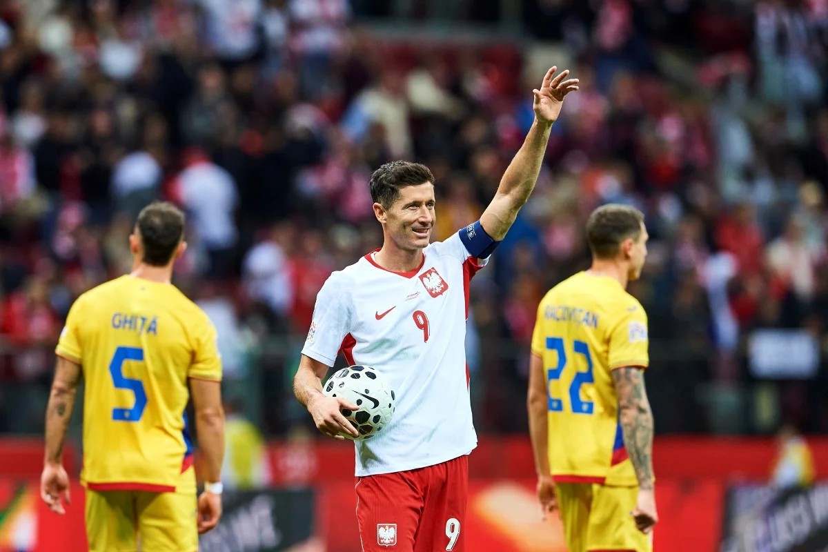 Robert Lewandowski comemora gol da Polônia Robert Lewandowski comemora gol da Polônia