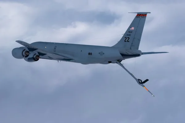 Aeronave de reabastecimento dos EUA cai no Iraque