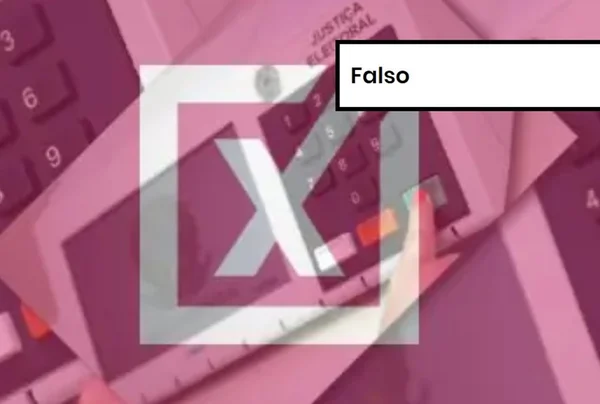 Imagem colorida d epostagem falsa sobre urnas eletrônicas