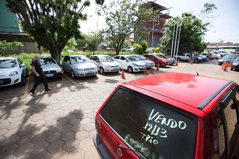 Pátio da delegacia ficou lotado de veículos apreendidos Pátio da delegacia ficou lotado de veículos apreendidos