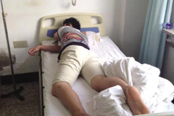 Homem é operado por engano enquanto esperava mulher dar à luz