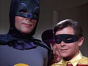 Primeiro Batman, Adam West transava com até oito mulheres por dia - imagem 6 Primeiro Batman, Adam West transava com até oito mulheres por dia - imagem 6