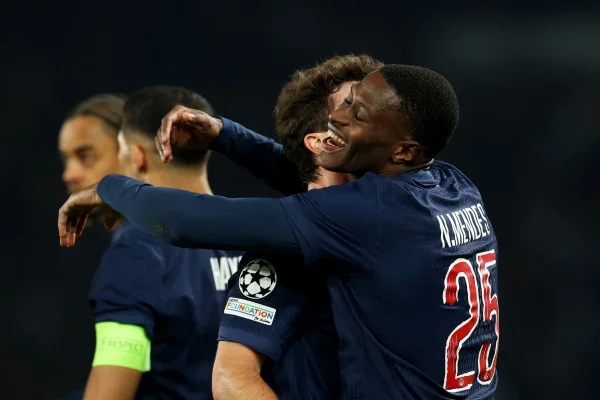 imagem colorida de psg - metrópoles
