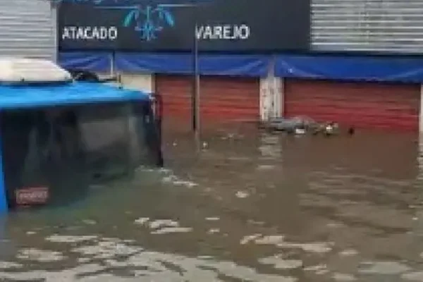 Ruas inundadas Jequié (BA) - Metrópoles