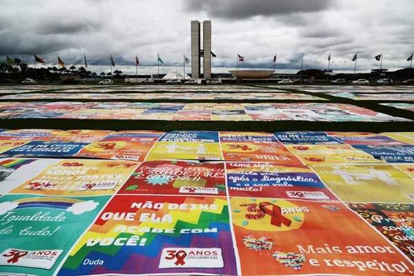 Dezembro Vermelho: começa o mês de conscientização sobre a Aids
