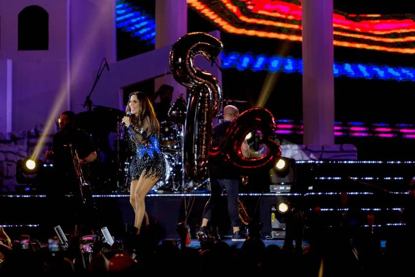 Cantora de Axé Ivete Sangalo se apresenta no evento Na Praia em Brasília. O evento ocorre ao lado da Concha Acústica Cantora de Axé Ivete Sangalo se apresenta no evento Na Praia em Brasília. O evento ocorre ao lado da Concha Acústica