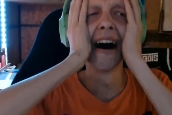 Imagem do streamer desesperado ao notar que caiu em um golpe