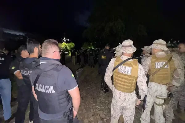 Imagem colorida, Polícia prende 7 do CV por ataques contra servidores de internet no CE - Metrópoles