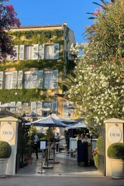 O reduto localizado na Riviera Francesa é, mais uma vez, um dos mais disputados deste verão europeu