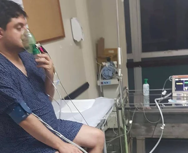 Delmasso vai parar no hospital após forte crise de asma