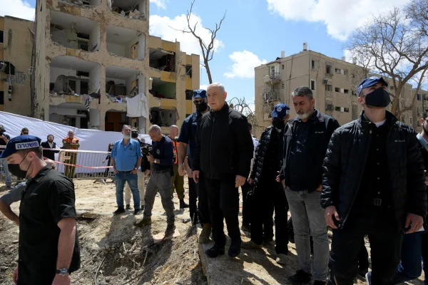 Netanyahu visita cidade atingida por ataque atribuído ao Irã