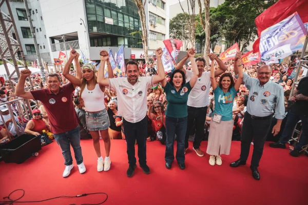 Haddad busca o voto de quem pensa diferente: “Mas não o cara do detergente” - destaque galeria Haddad busca o voto de quem pensa diferente: “Mas não o cara do detergente” - destaque galeria