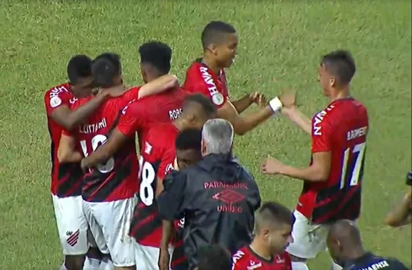 Reservas do Athletico-PR dão show e goleiam CSA por 4 x 0 no Rei Pelé