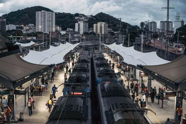 Concessionária de trens do RJ alerta governador sobre parar serviço por violência