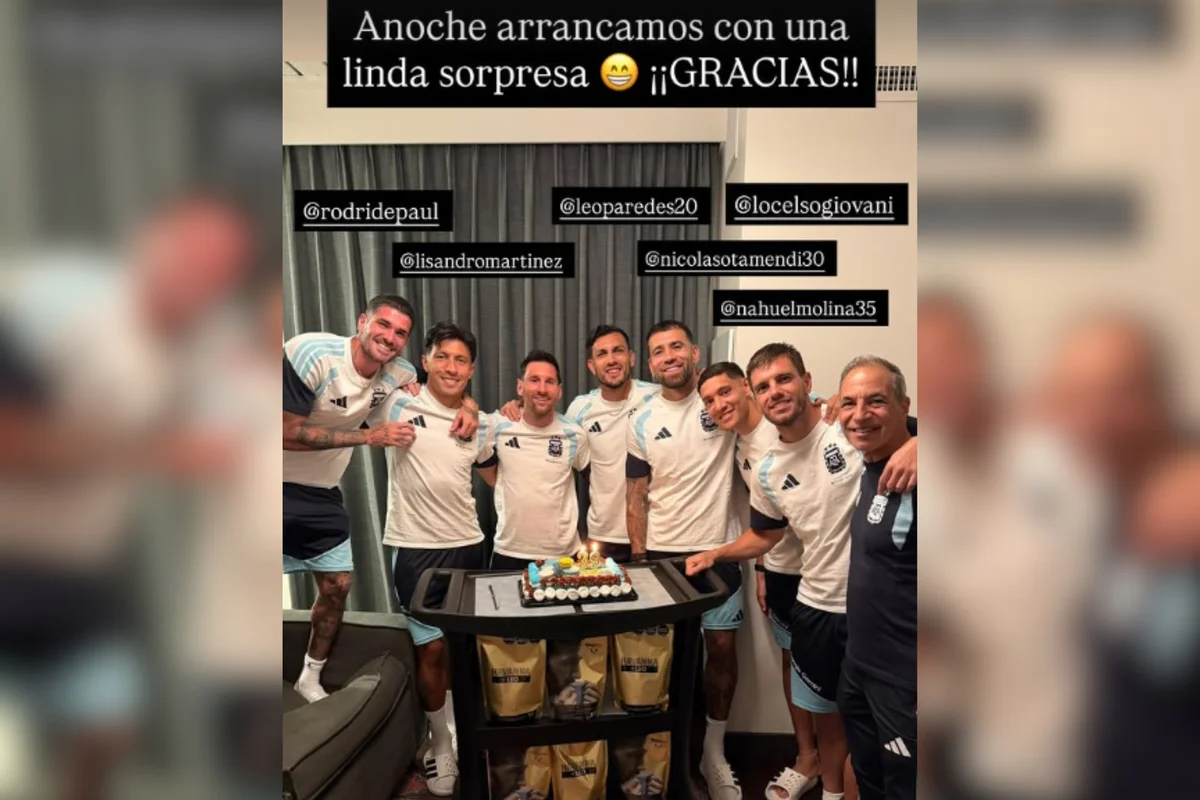 Messi comemora aniversário em concetração da seleção argentina. Messi comemora aniversário em concetração da seleção argentina.