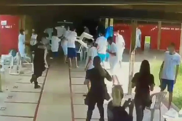 Vídeo mostra pancadaria entre adolescentes internados em centro socioeducativo do DF