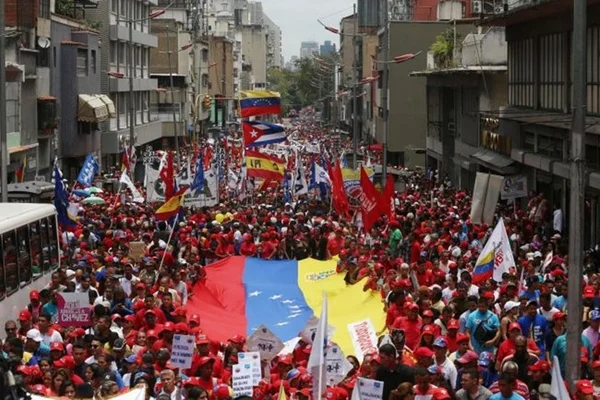 Escassez de alimentos provoca 5 vezes mais saques na Venezuela