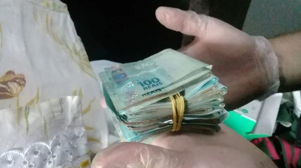 Motorista e cobrador usavam ônibus para traficar drogas no DF