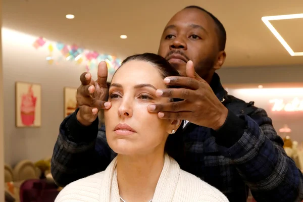 Influencers marcam presença em evento da Biossance na loja Carol Bassi