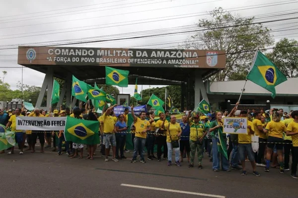 Bolsonaristas em acampamento no CMA